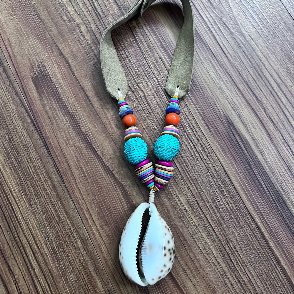 Twine and twig shell necklace